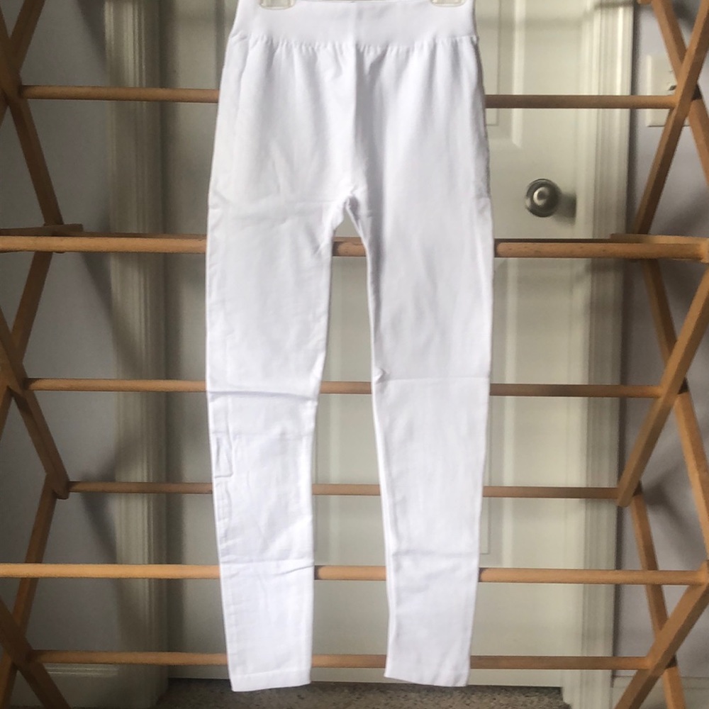 BRAND NEW white leggings